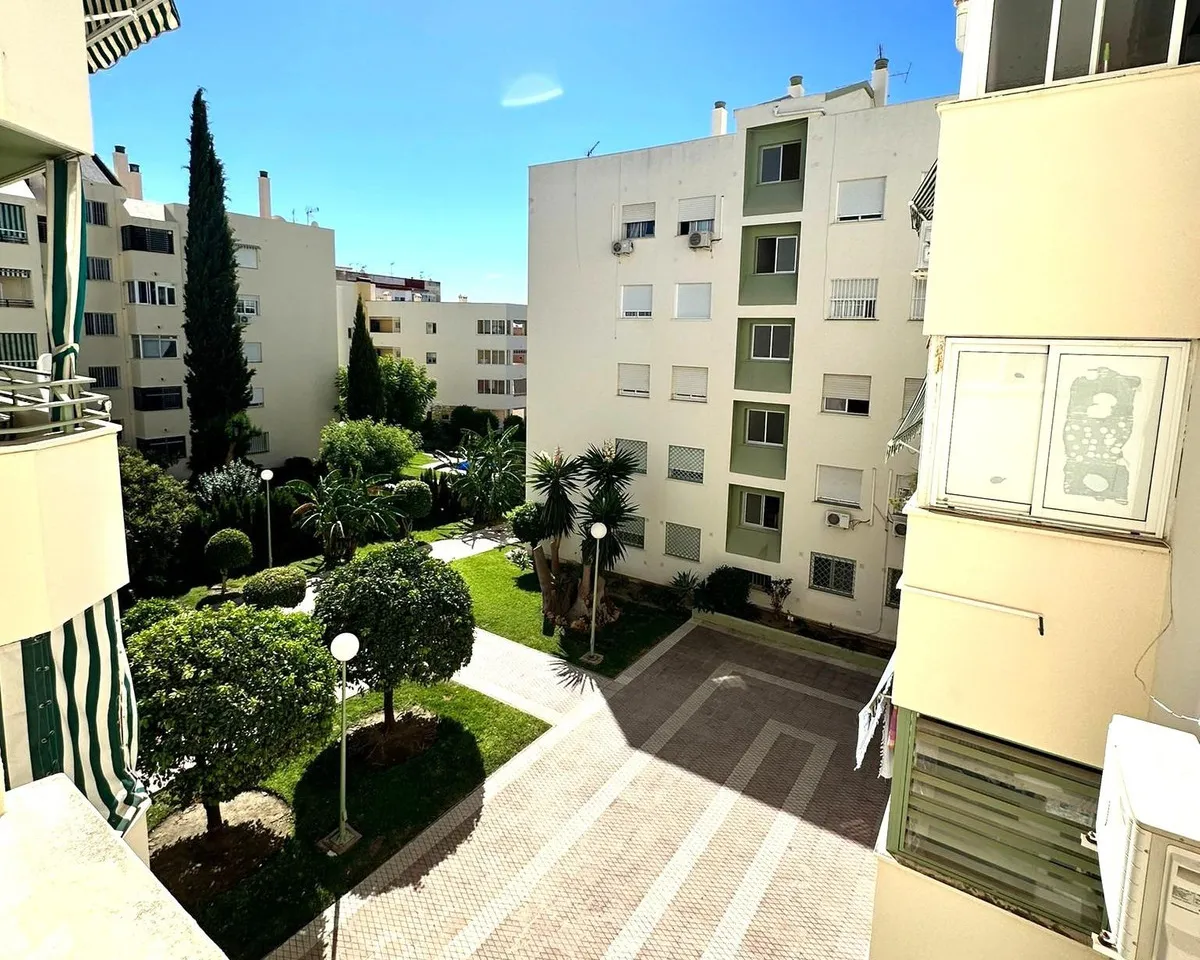 303a8d53-1421-4b7a-892d-565768e4525f