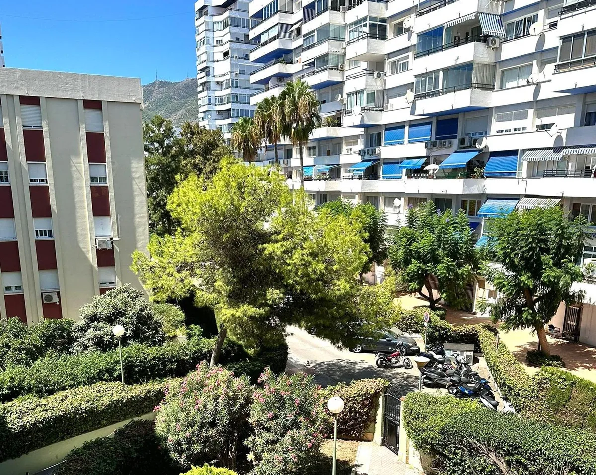 49d0a038-2b88-4017-be1c-f75c1470d982