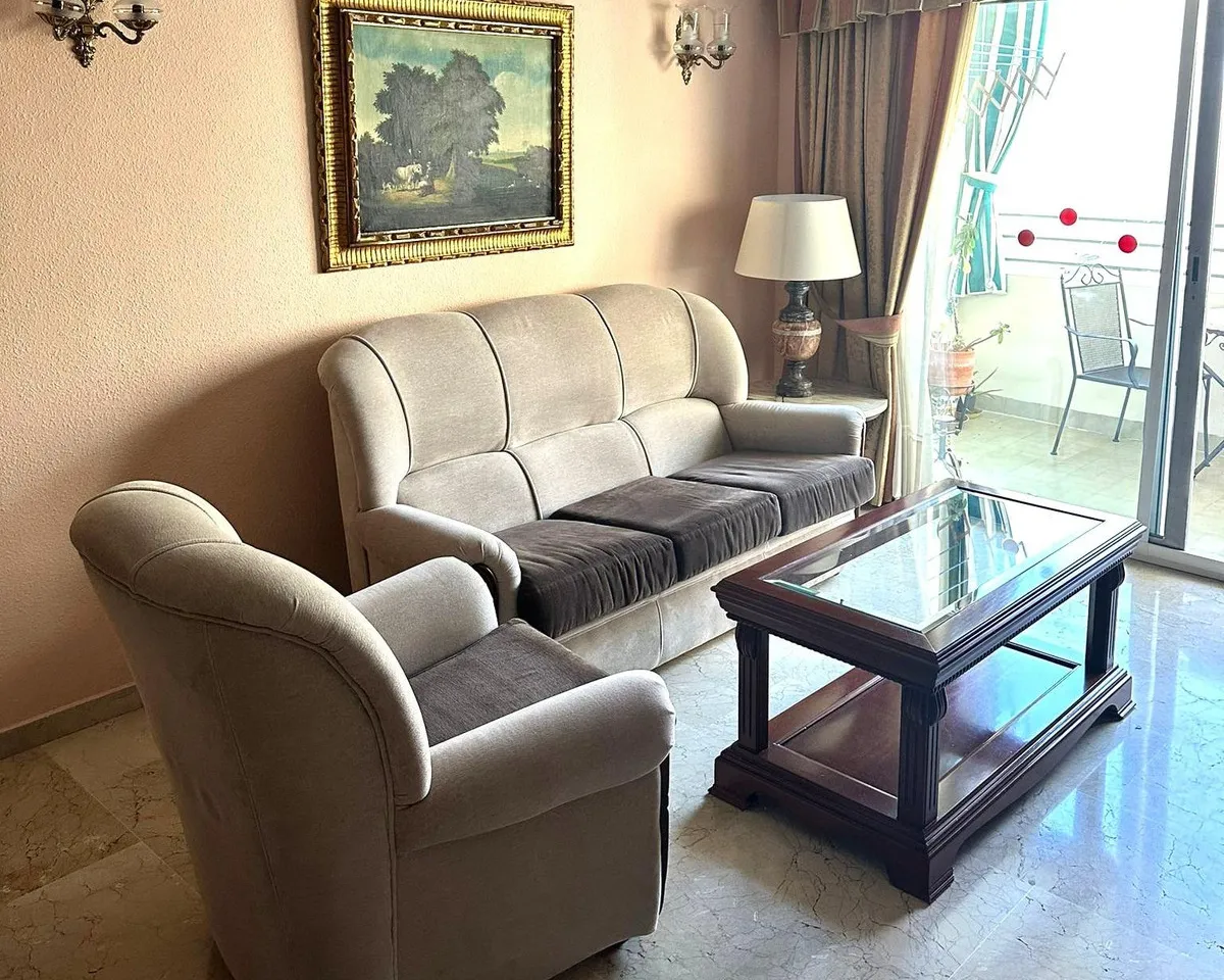 aa498104-f9df-4a3f-8a71-453222781d64