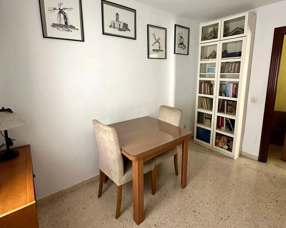 f6ad1143-a574-477e-8ff2-1fa6a49cbf3e