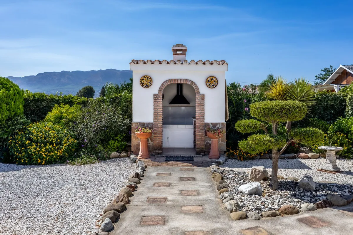 145eecfa-f825-4aae-b63b-856bbe41845d