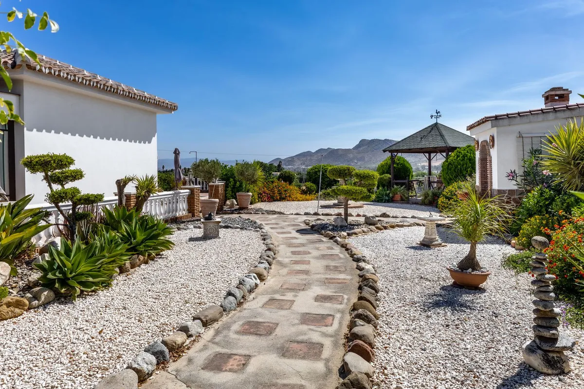 8f15faf6-6105-44b7-abdb-08f03498e073