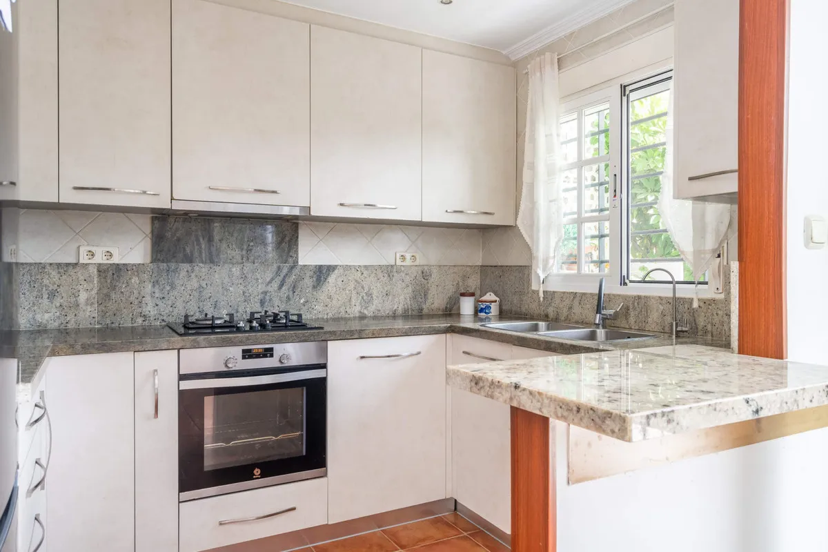 575b3835-fd0c-46fe-9443-2eacdbff82fb