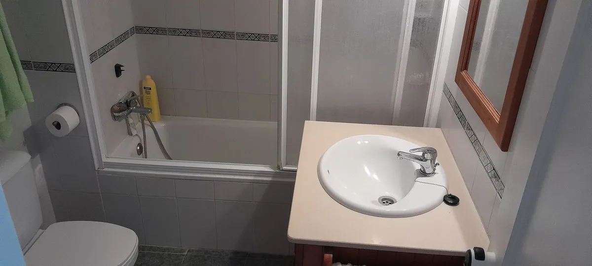 a9ac7de2-7639-4e5b-b960-fe62caaf37ca