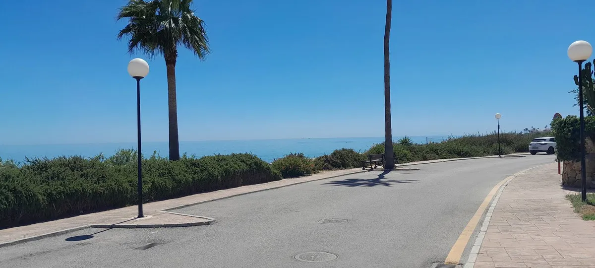 fe7a663d-73fc-4fd4-94a7-fc18ff6c2da6