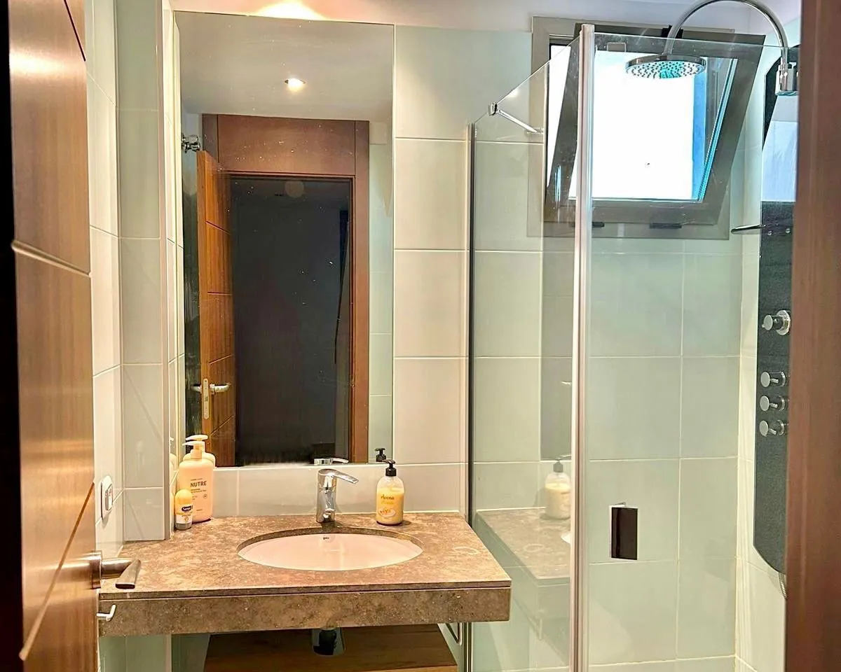 7ff379a4-04a7-4cc0-9b8f-a9ffdef1d888