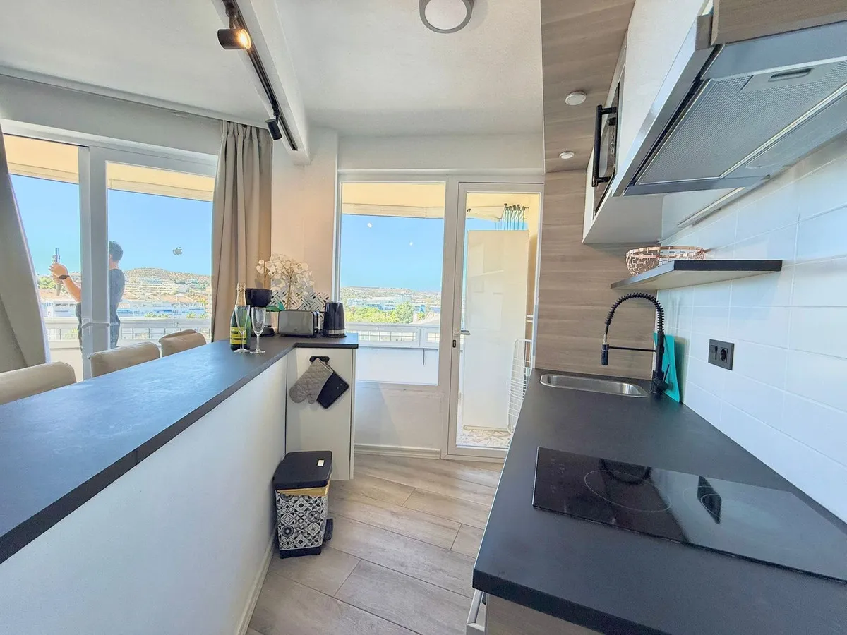 21cfc77e-6a45-499d-9175-0bfbef08a7e0