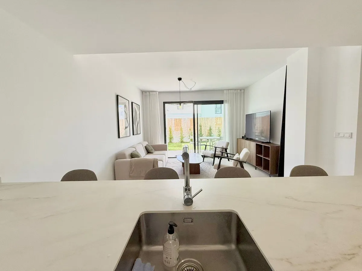 f22fd603-e268-4592-af35-b30e2e087758