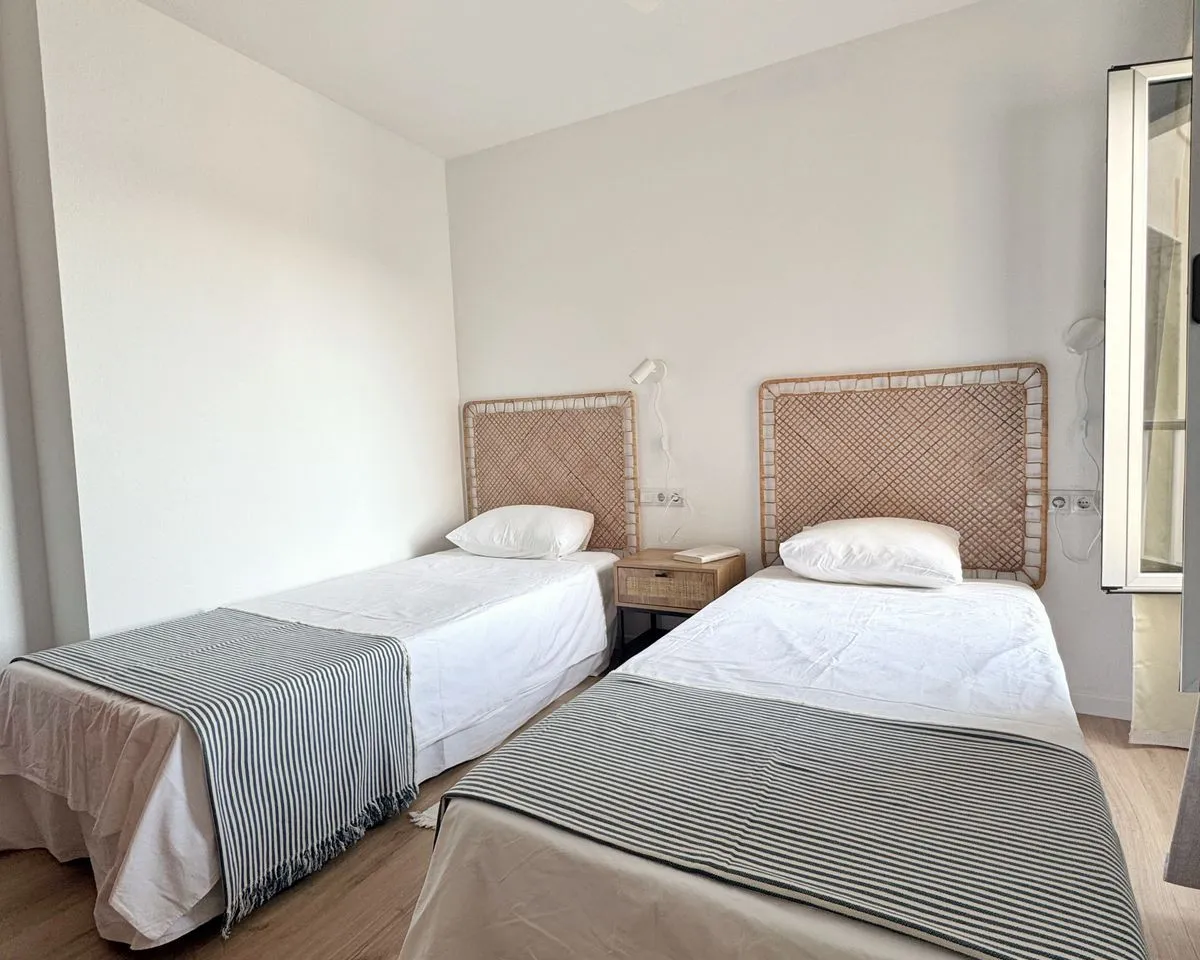 c59a9c22-837b-484b-bddc-868fbc73fcac