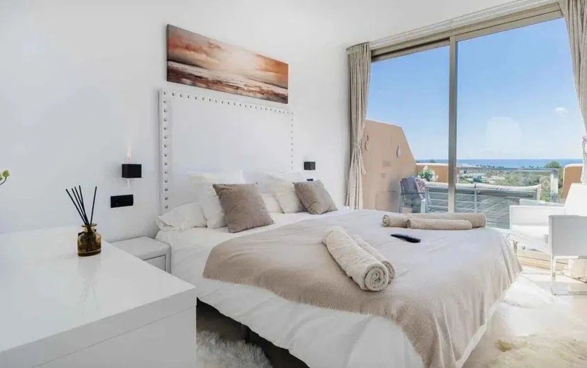 789d5a96-b299-4ed0-9569-9412a8f08e4a