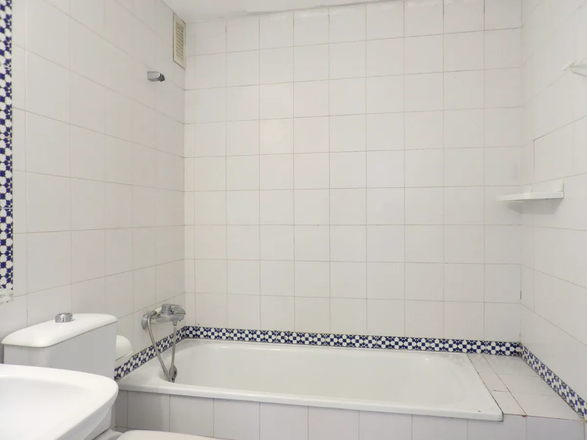 ad3ed9b8-69c8-4dd2-ba3e-e3399561fe61