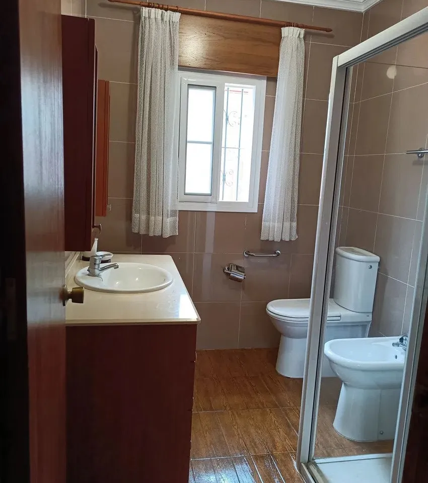 618f9a33-0b9d-4945-982c-e784ea36756d