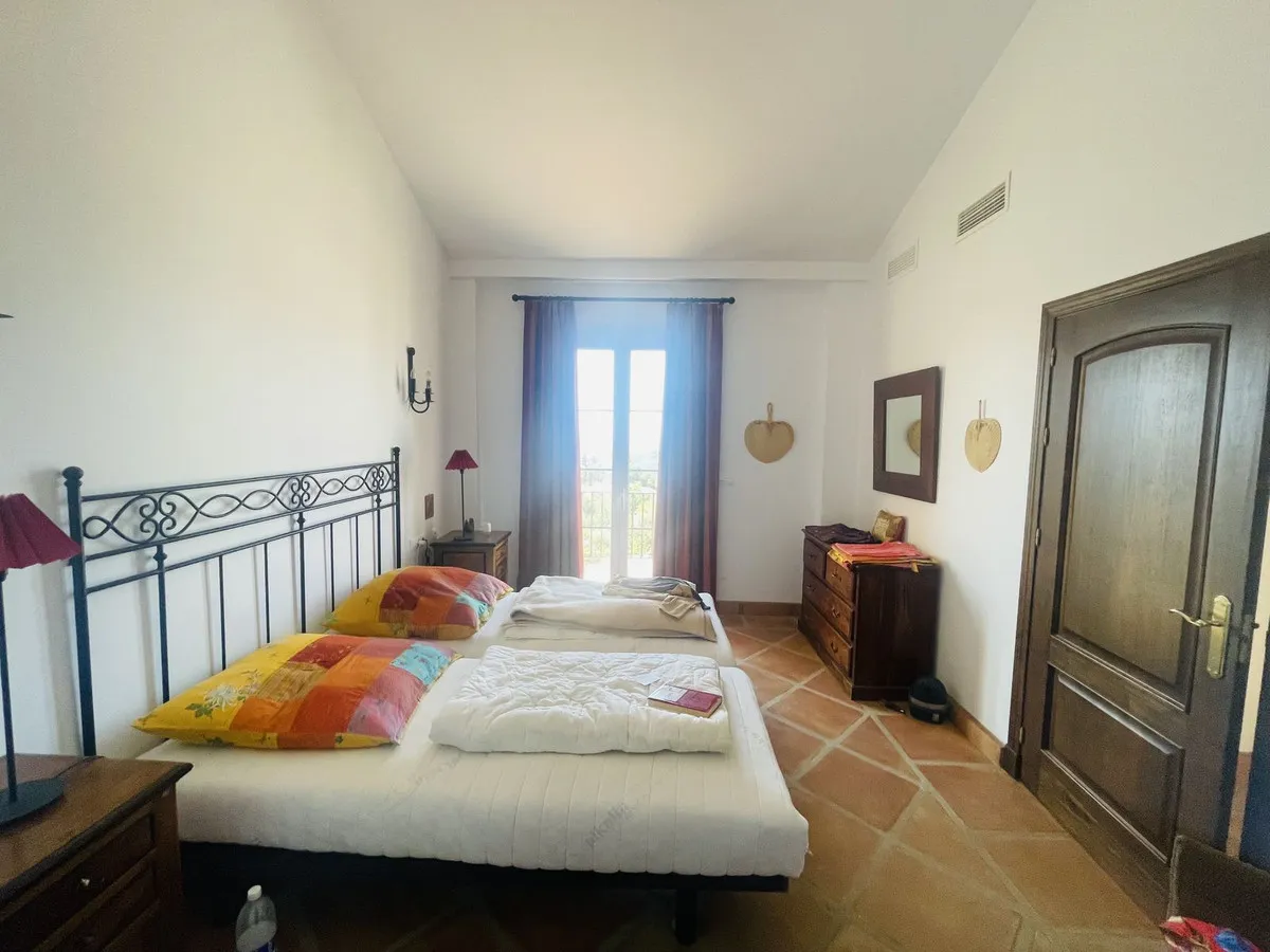 69eff0a8-c2a9-44fd-96b0-0d4b292a0dff