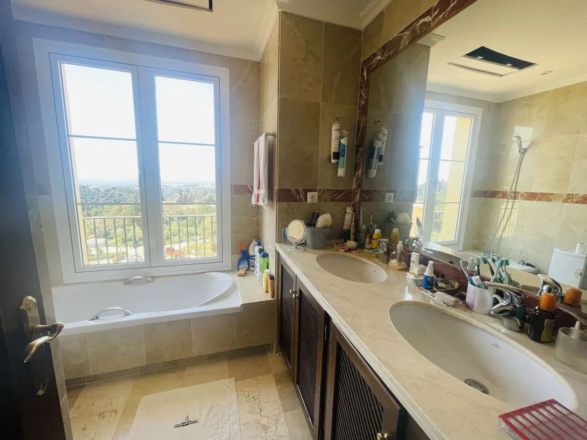 90243bb8-a4e9-482e-abc3-6fb74157b32d