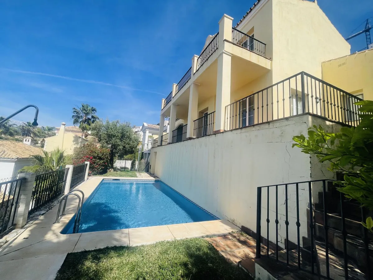 999721b7-b8c5-4b7c-b67f-8e2961a7255a