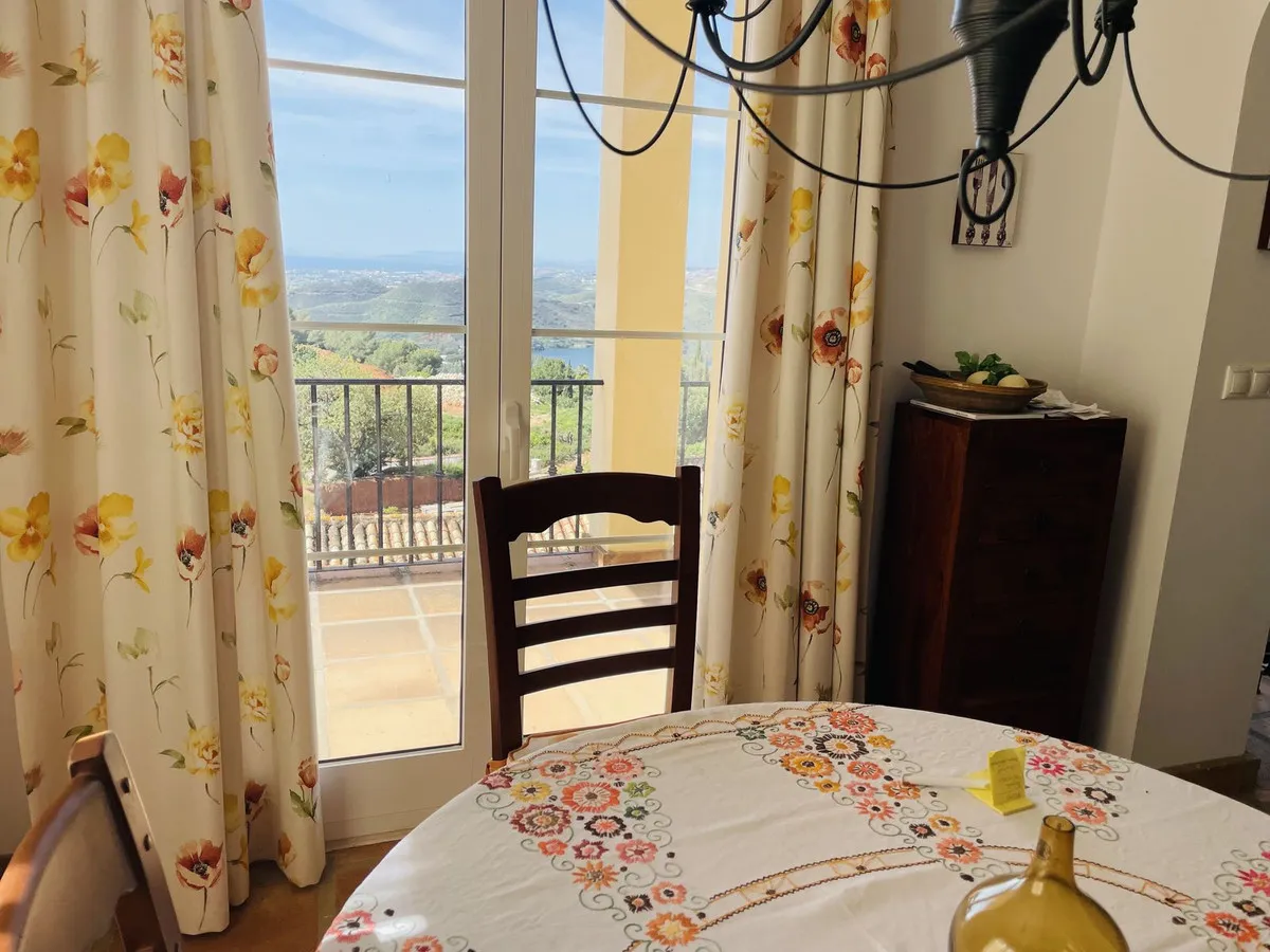 c0cc1735-4587-4196-9ce0-cdcb6dd13236