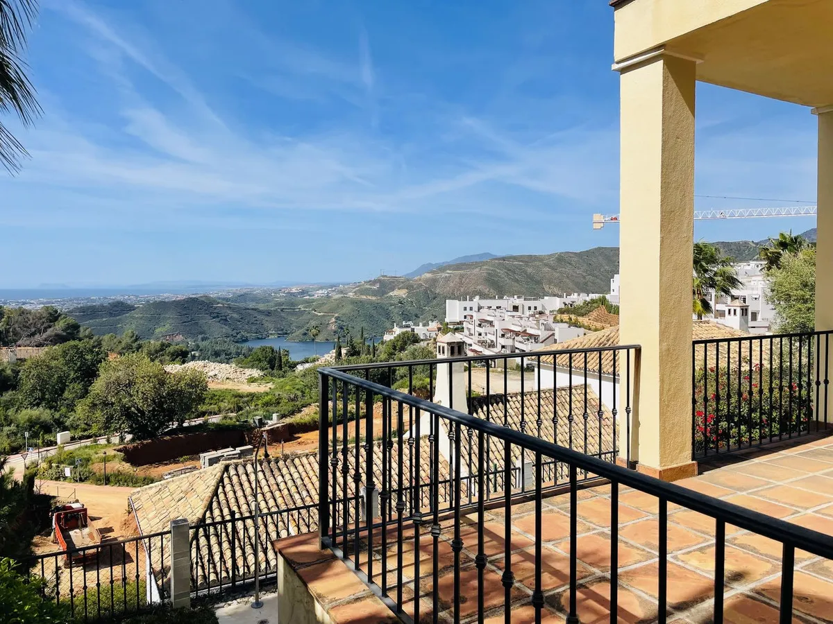 c67dcdb5-6c74-470e-babf-75a087593056