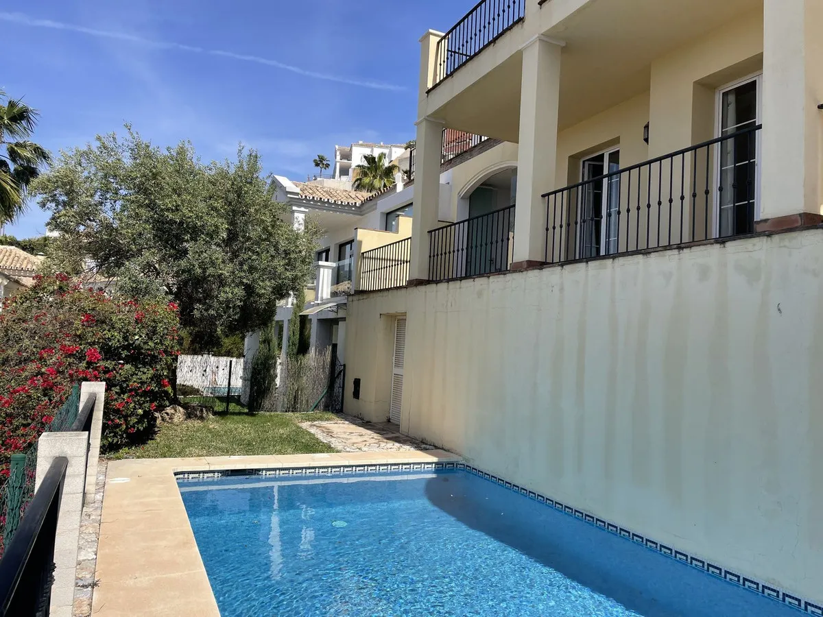 d3a4aa98-1cf5-48ea-8895-af479ed2d53f