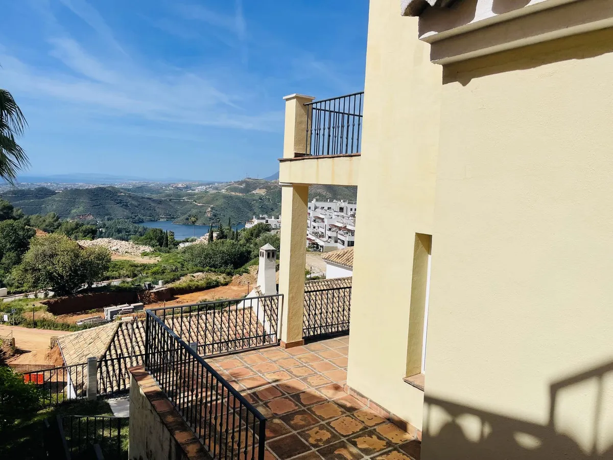 eca090c5-35bd-488e-8468-7b116d7fde57