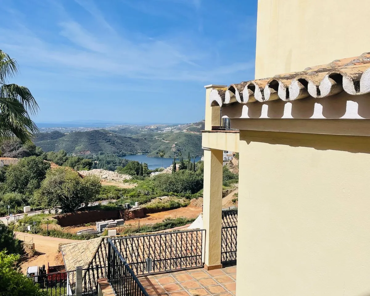 fb07ee77-6d9b-4e2b-917b-fc950172254a