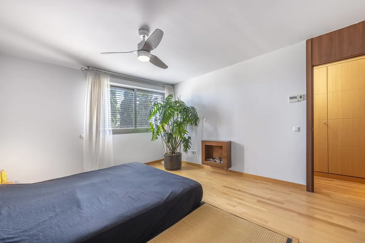 2f6fd7fd-2f05-4403-9d4d-17169b0edf82