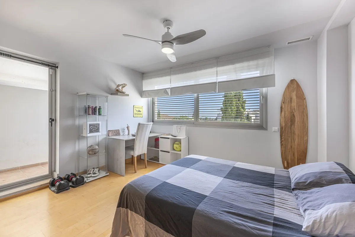 33bbff83-9c1e-4250-8657-86a71c22889c