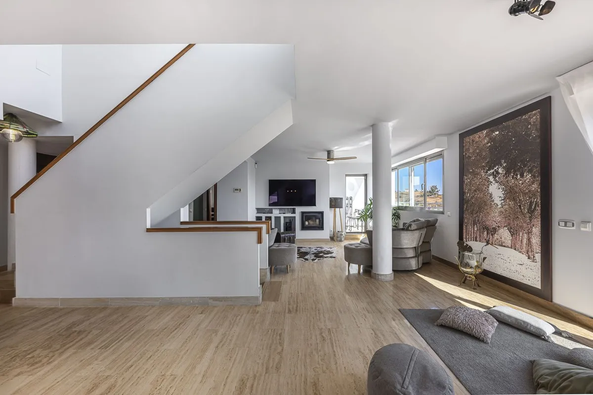 5ecd67b7-ffde-44ab-a27b-6356a5e44c26