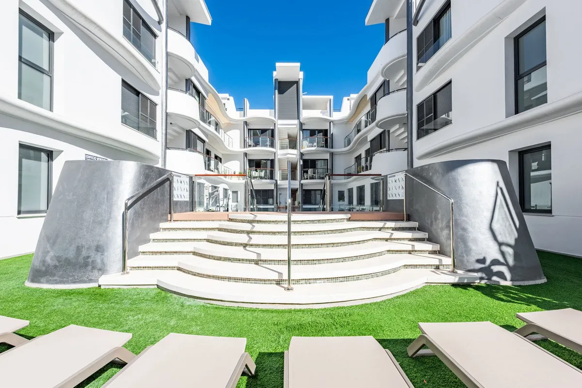 304c143a-360b-435a-a397-35fff01750bf