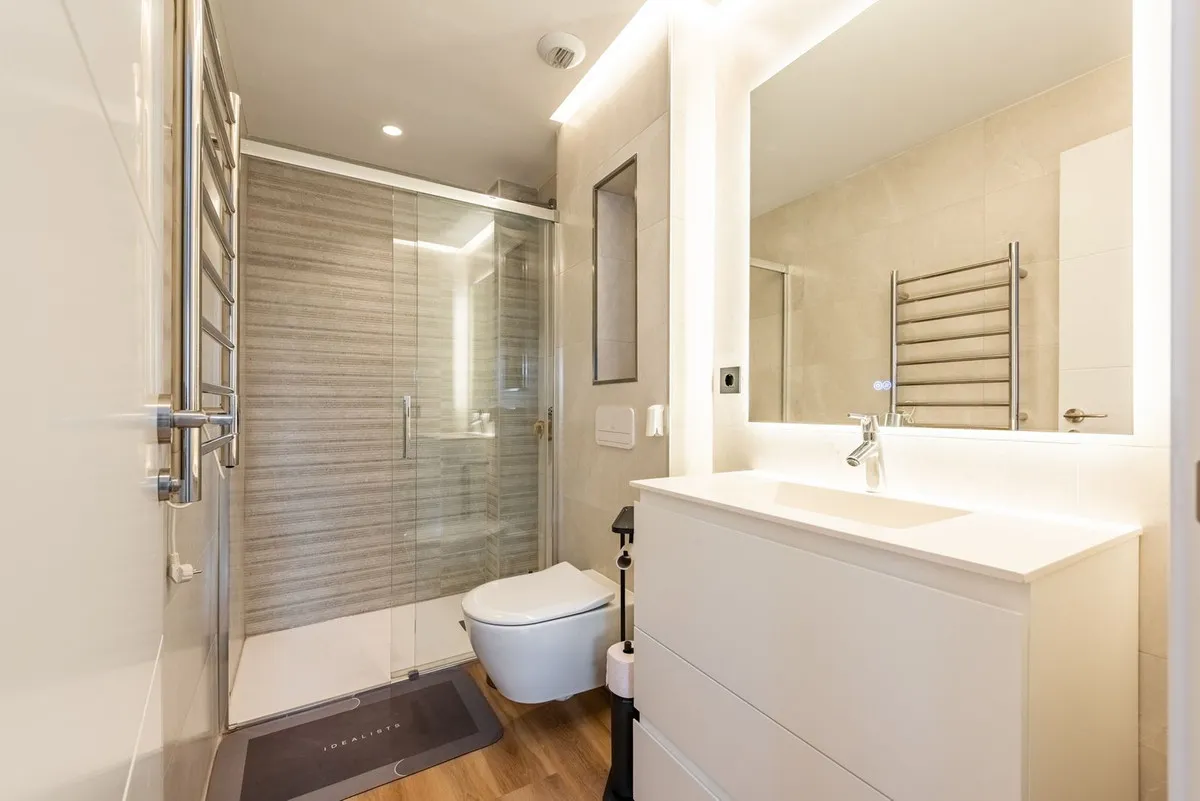 63765403-873d-4b6e-98bc-68cf302b94af