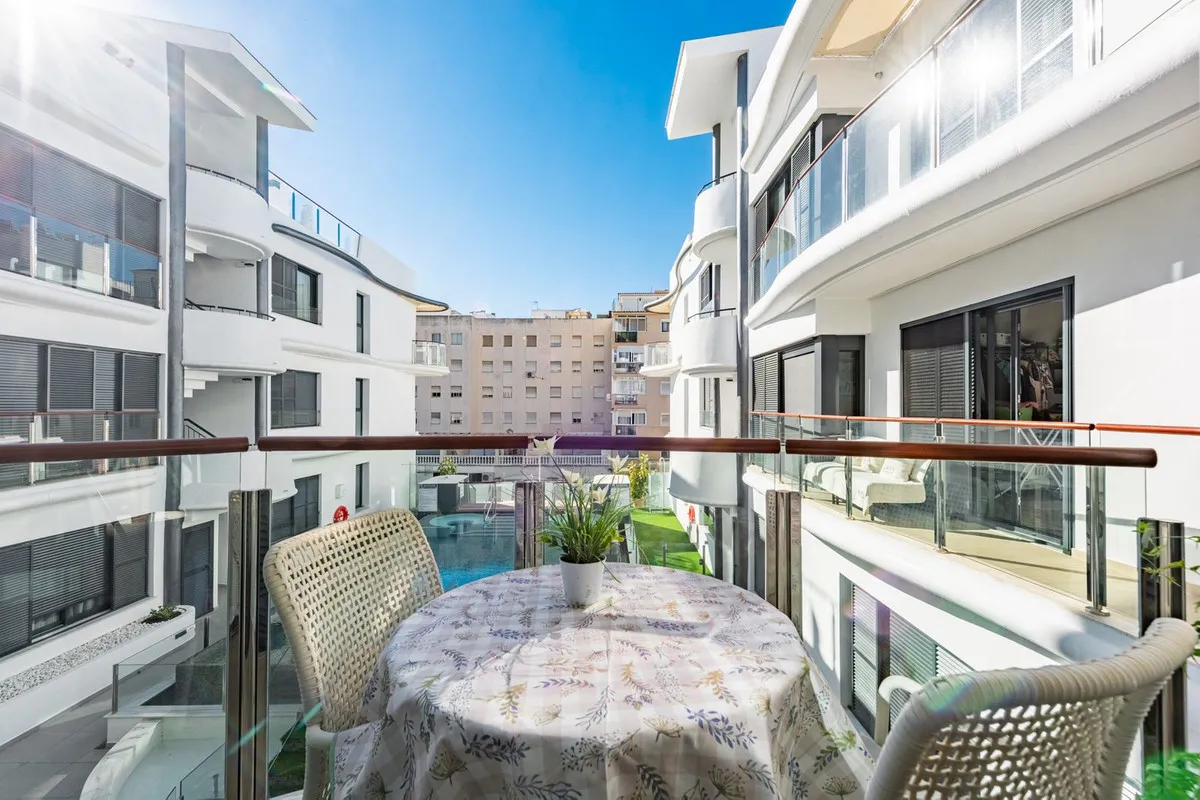 84351b0e-edb7-44f6-a0d7-d49166e878b1