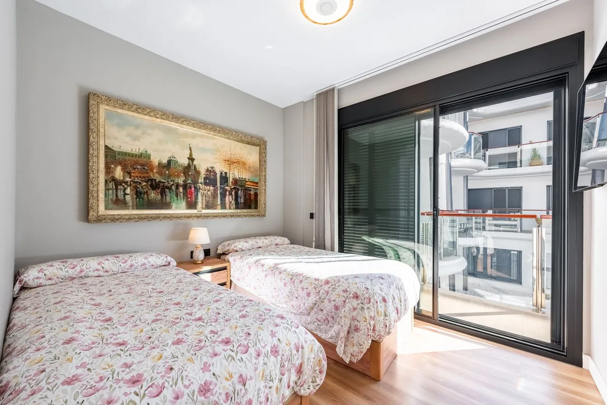 b982e90b-0dca-4424-8640-22295d02fcbf