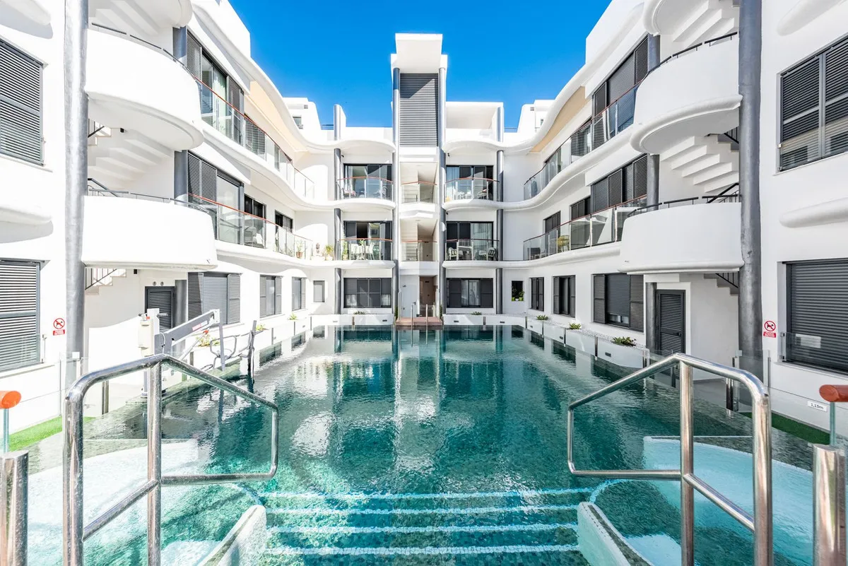 f632cc1f-da2a-483b-ac32-3c893fff3eac