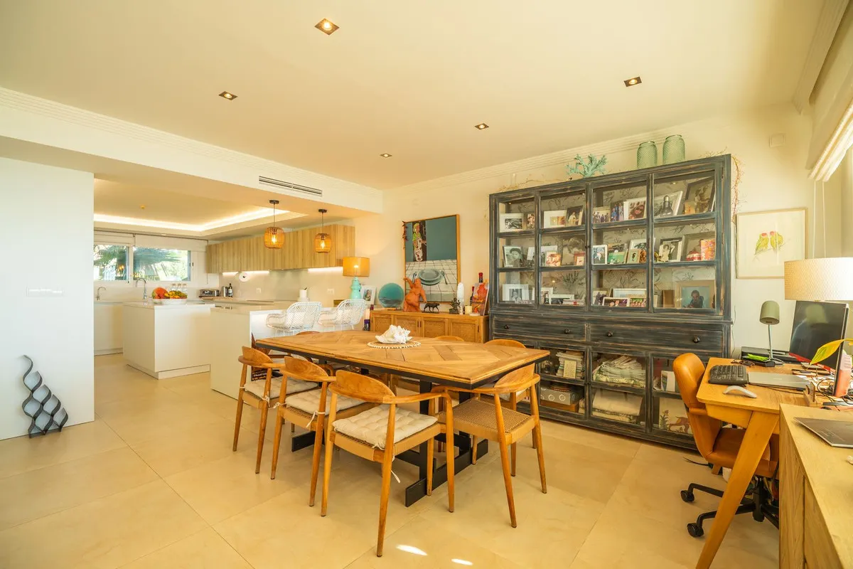 1af43621-53fb-43c9-88db-3a754cd4ce4a