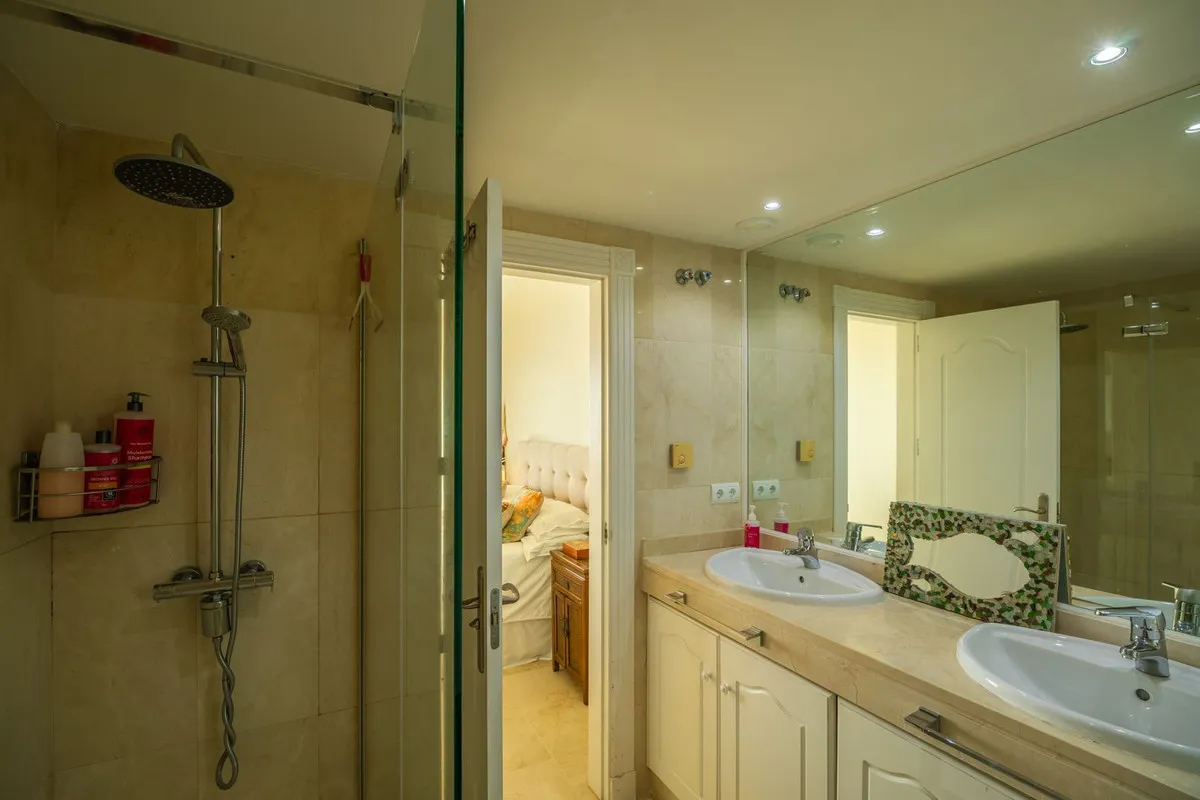 2e2db15c-1839-4812-b5c6-f265fea2cedf