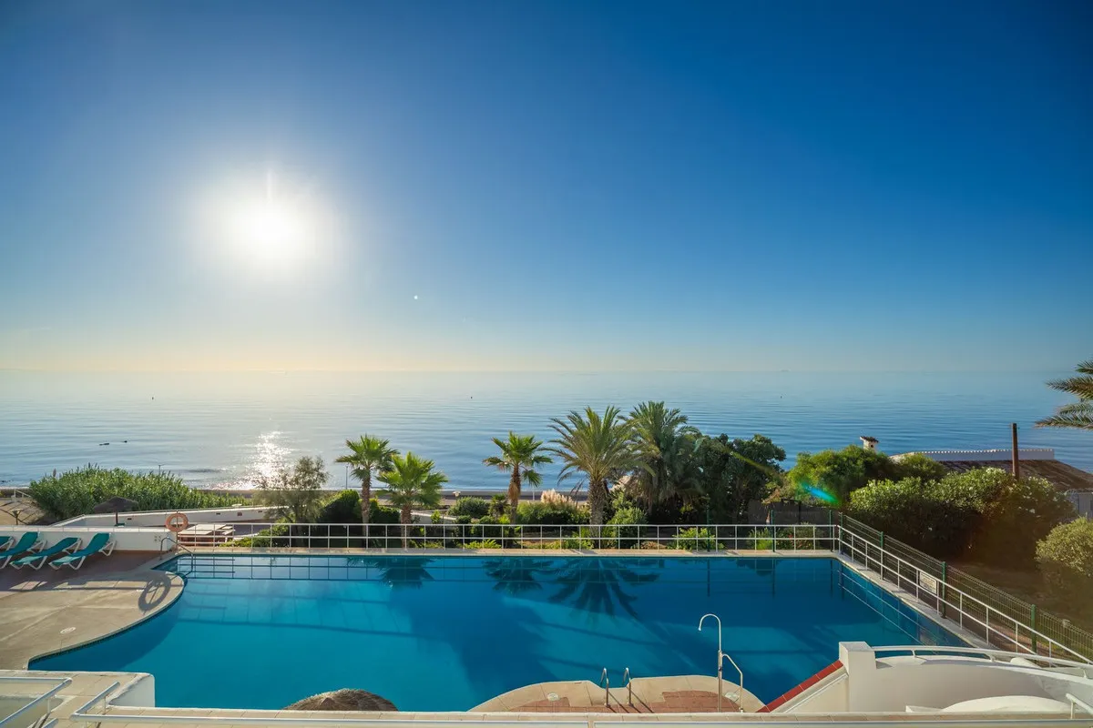 4c7933a8-16e2-47c0-846c-54738dd4bedc