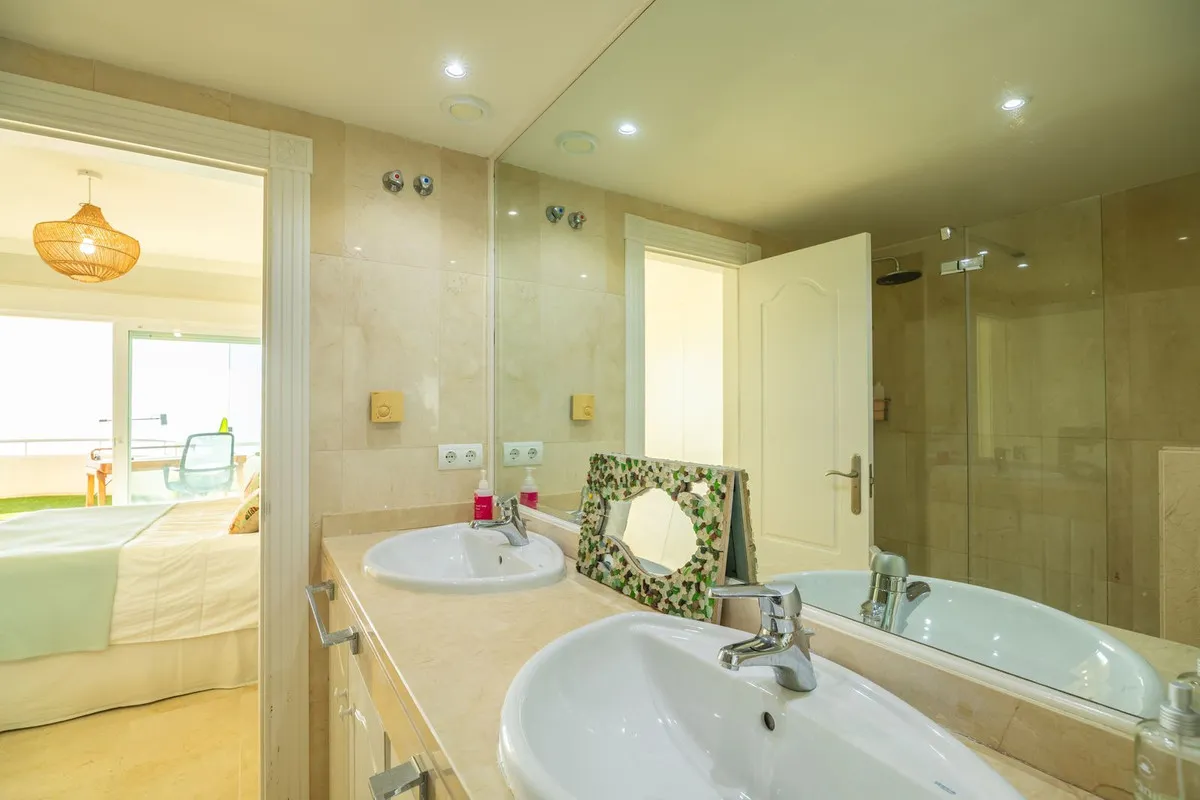 53d1a2a8-f4d9-421f-b9a8-f7028ebd1386