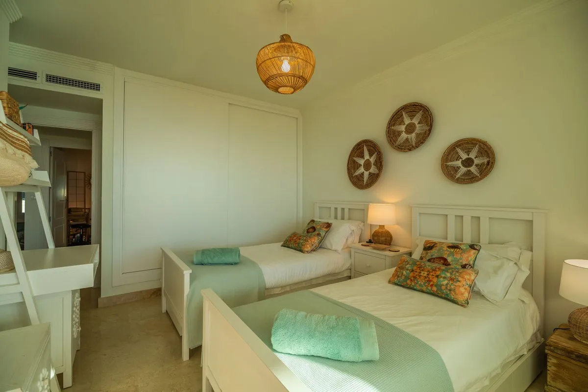 6e82a178-db2e-4efa-bfb9-53313c66dbc3