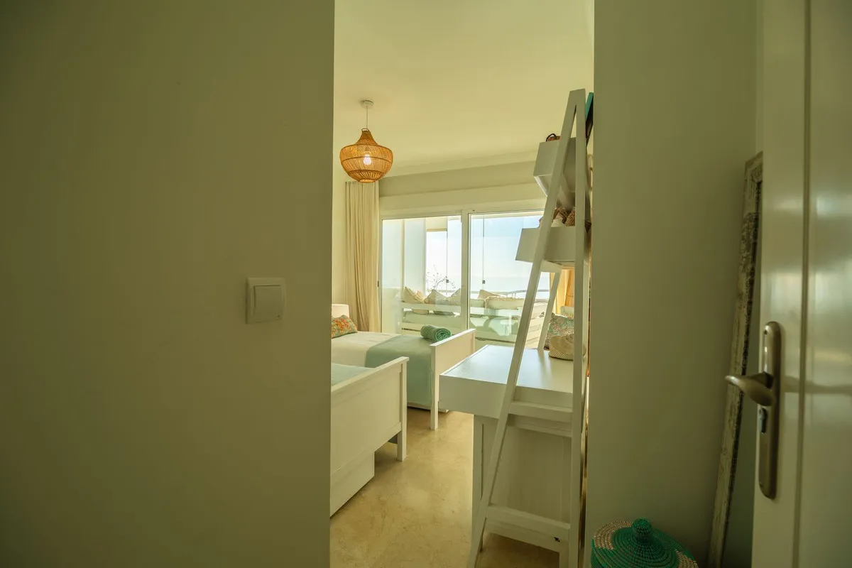 917bd622-24d6-4e1a-968d-2ed58a4693ed