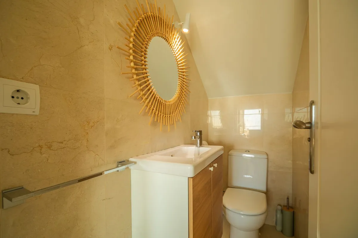 a44ce7aa-b2fa-420a-b4f5-9f854eb3f87c