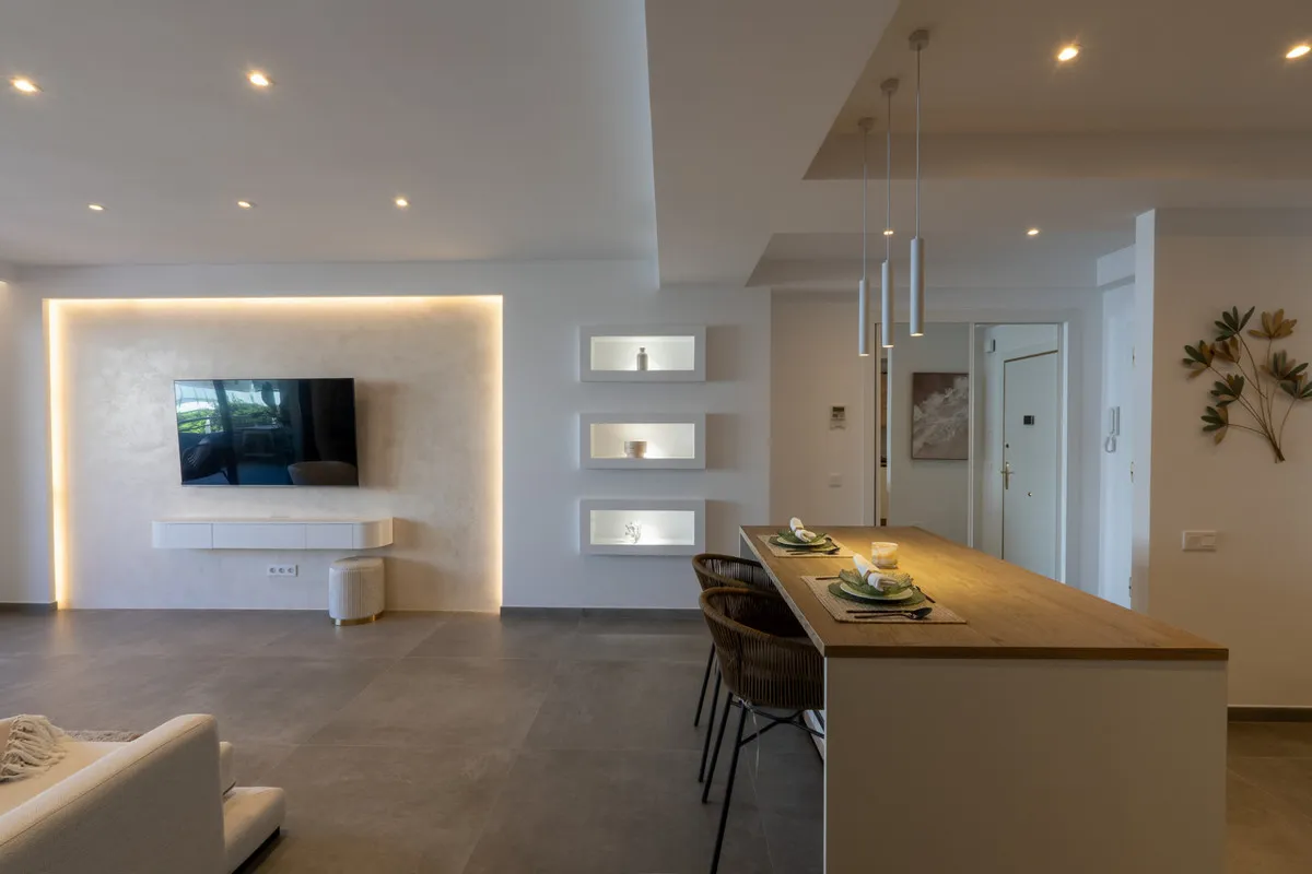 5ba1718c-d1a4-4a5c-8bc3-2113c2a49611