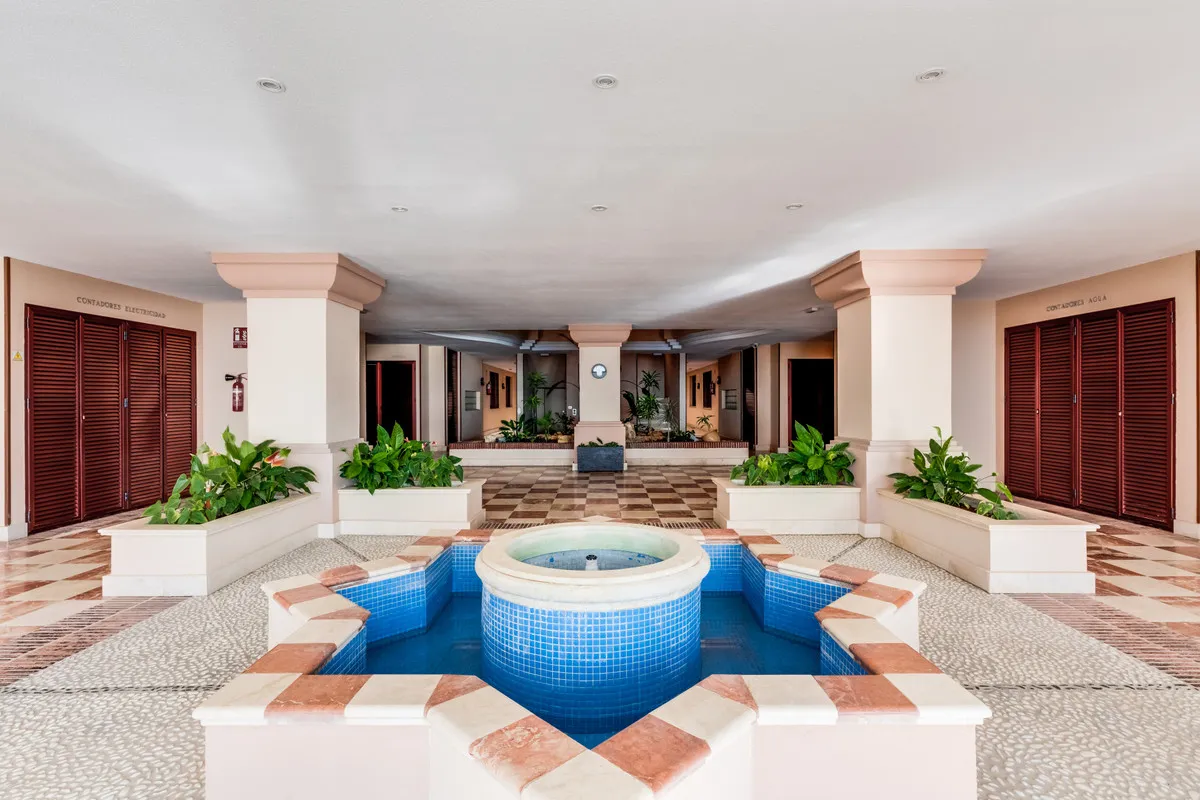 976bdc28-19f4-446d-990c-a8e0909dfa76