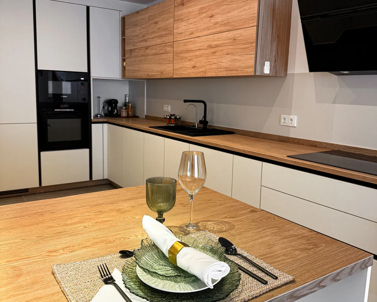 bb3dd3c8-1854-4f29-b059-7006315c3800