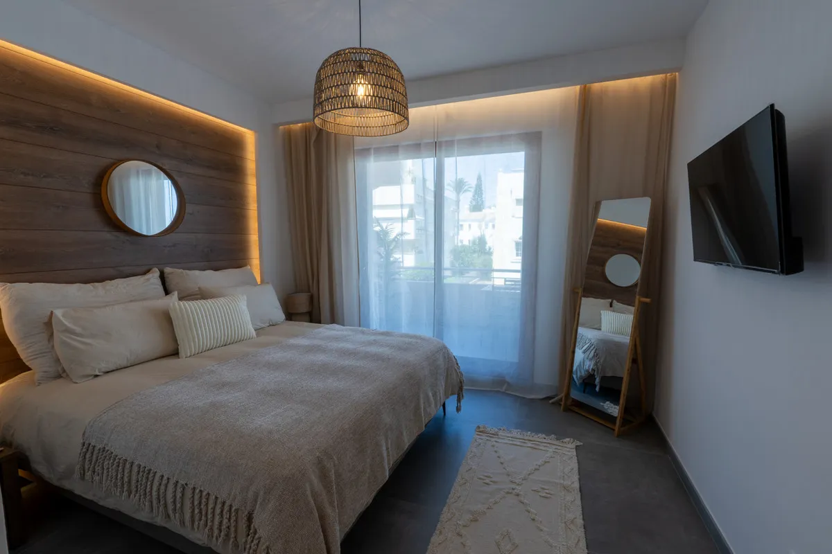 bf5adc33-2f61-4306-93e5-8f75845bb8ca