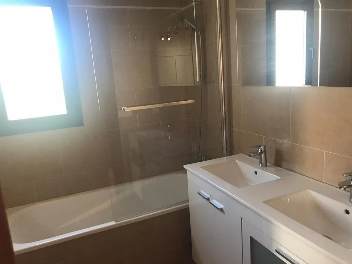 e86ecceb-c447-4213-ba1b-20481444a952