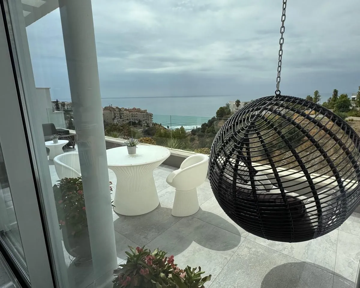 012637d2-afaa-470c-8404-63268b43ed7c