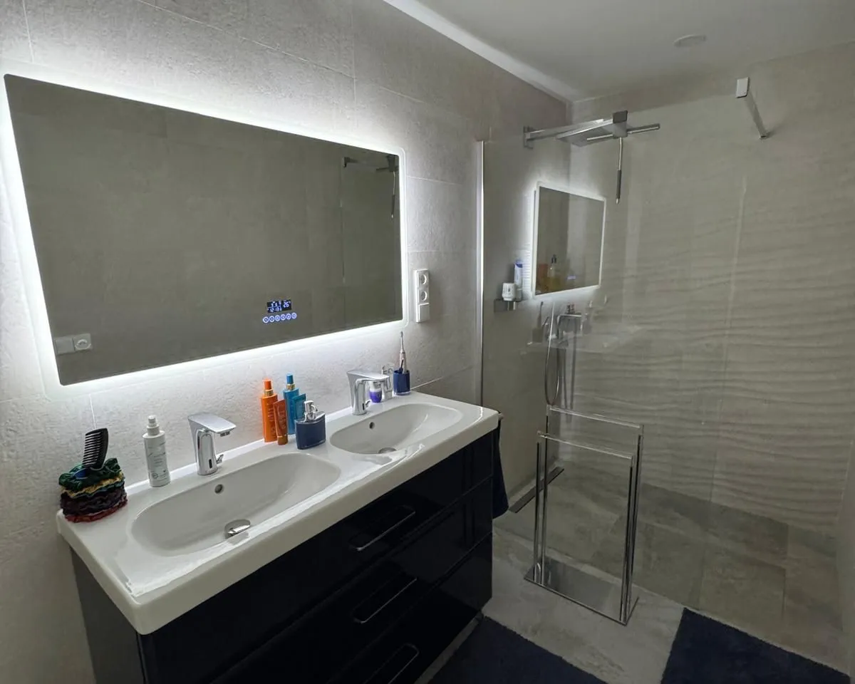 6b447e92-ec44-4e3b-ad21-180b5f6545e5