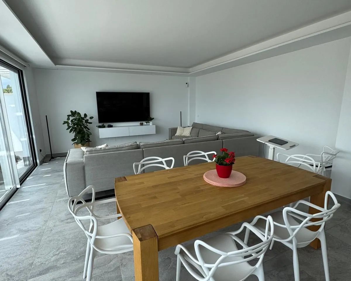 75b034d9-a68a-44c4-afed-b5805c549a32