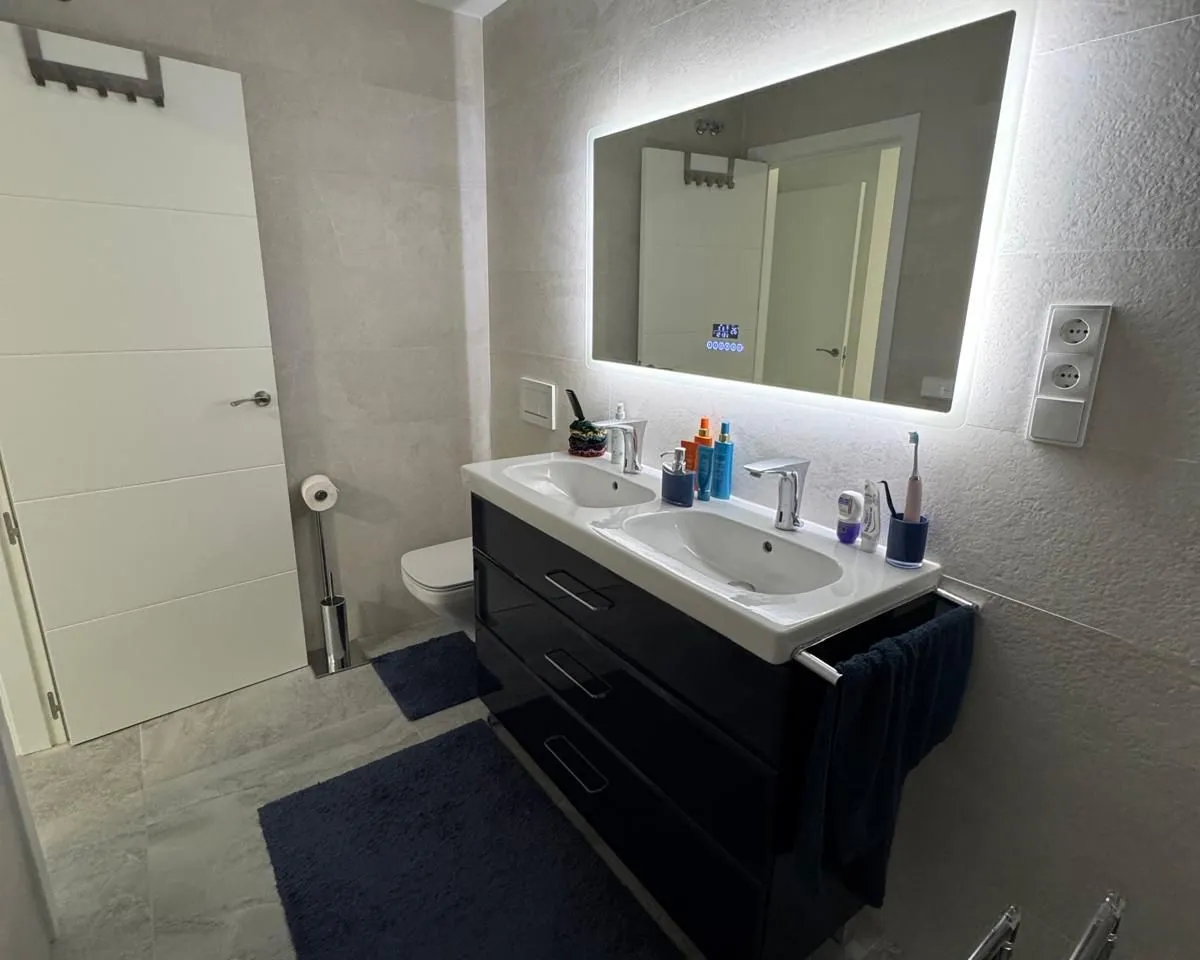 7b5d233f-b068-438d-95db-99bdb52b9606