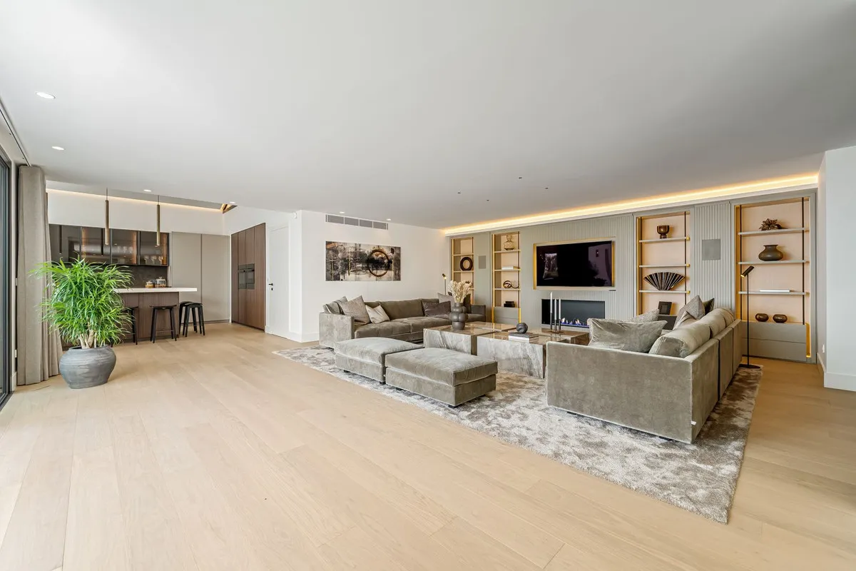 30a0b014-c05f-4b45-9f10-c2d37d2225ab