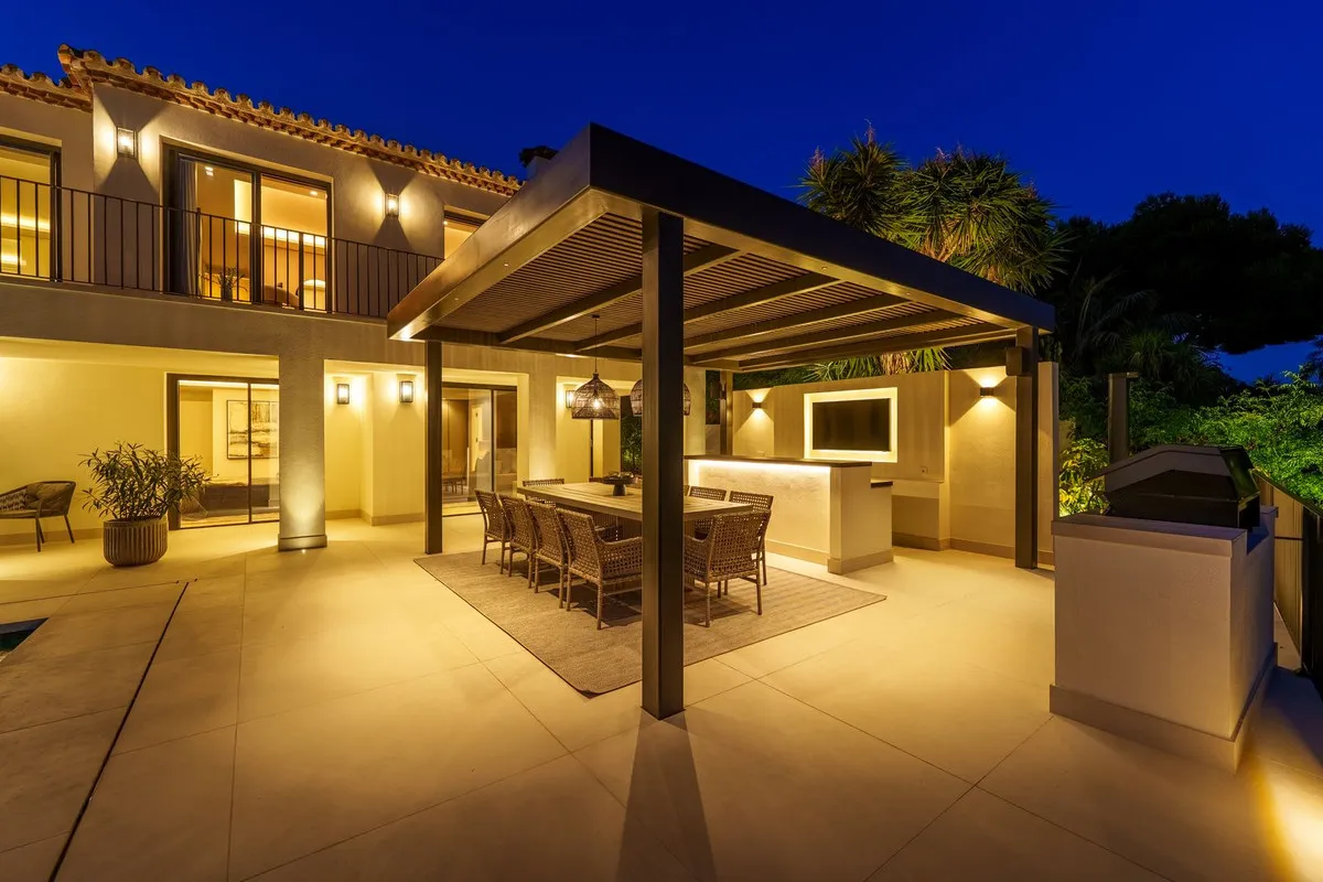 44dcb0f7-62a6-481c-bab0-53240de5923b